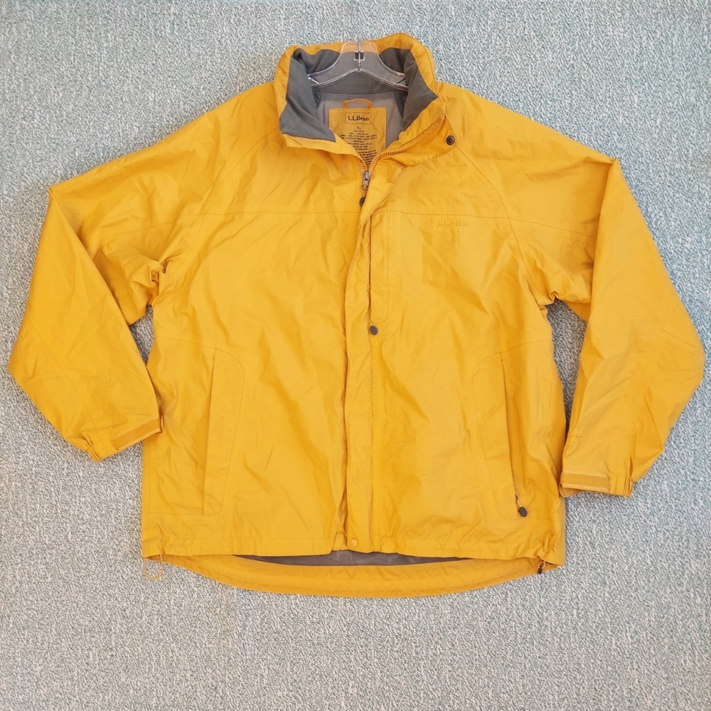 L.L. Bean Men's Yellow 'StowAway' Hooded Raincoat - Picture 8 of 16